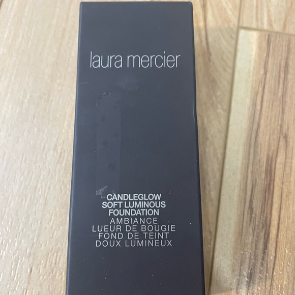 Laura Mercier Candleglow Soft Luminous Foundation - Buff - Picture 3 of 3